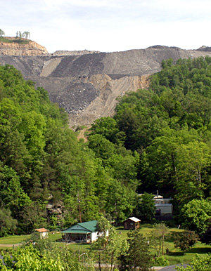 A community in Wise County, Virginia sits at the base of a mountaintop removal coal mine. Photo by Jamie Goodman