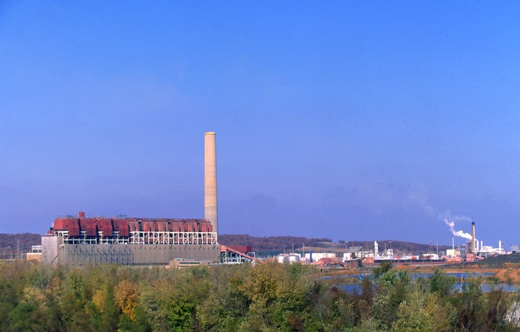 TVA’s Johnsonville Fossil Plant. Tennessee Valley Authority, Public domain, via Wikimedia Commons