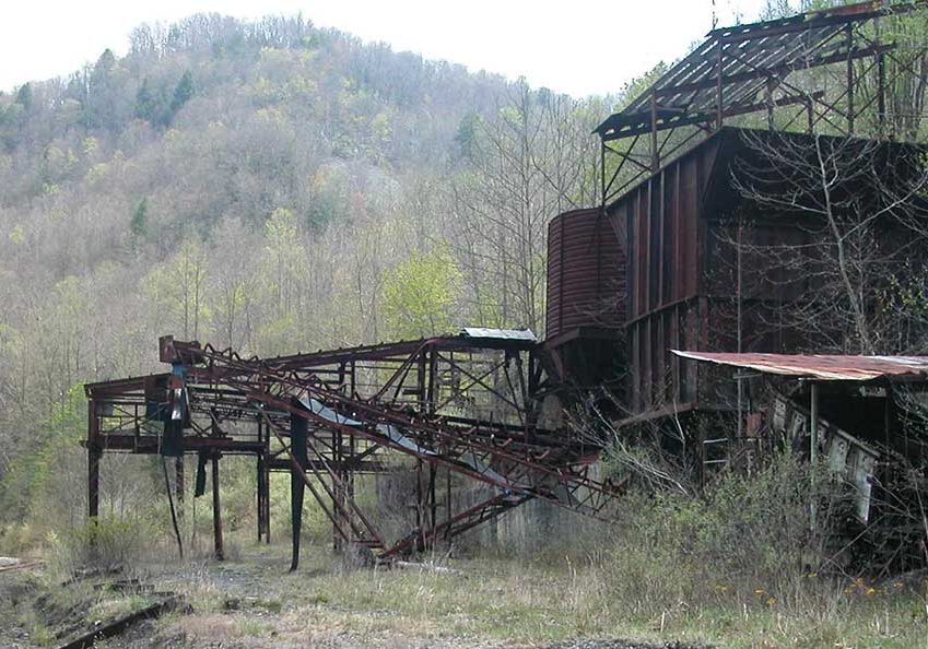 An abandoned and decaying structure at the Sugar Cove Mine in Virginia. Photo courtesy of DMME